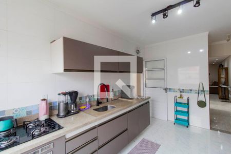 Casa à venda com 200m², 3 quartos e 3 vagasCozinha 