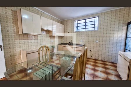 Cozinha de casa para alugar com 3 quartos, 227m² em Jardim Prudência, São Paulo