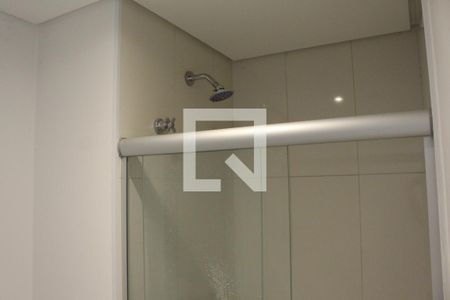 Apartamento à venda com 71m², 2 quartos e 2 vagasBanheiro da Suíte