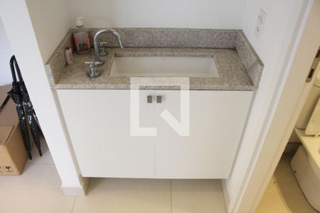 Apartamento à venda com 71m², 2 quartos e 2 vagasBanheiro Social