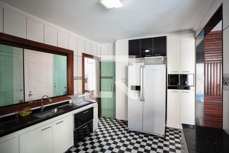 Casa para alugar com 250m², 4 quartos e 4 vagasCozinha