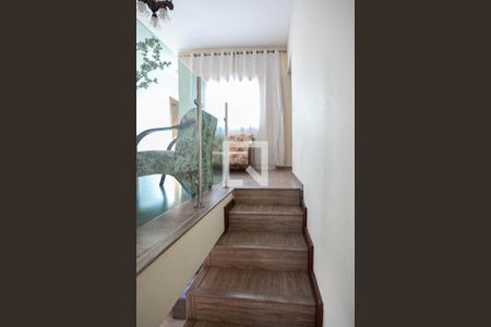 Escada de casa para alugar com 4 quartos, 250m² em Europa, Belo Horizonte