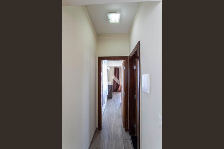 Casa para alugar com 250m², 4 quartos e 4 vagasCorredor