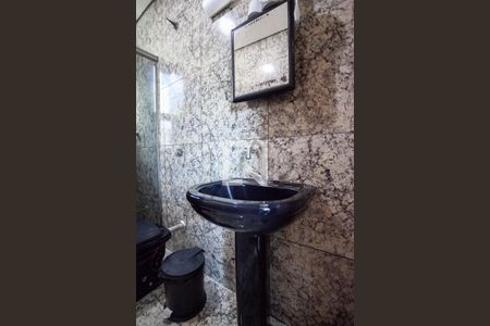 Casa para alugar com 250m², 4 quartos e 4 vagasBanheiro social 2