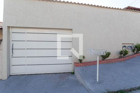 Casa para alugar com 250m², 4 quartos e 4 vagasFachada