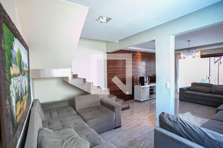 Sala 1 de casa para alugar com 4 quartos, 250m² em Europa, Belo Horizonte