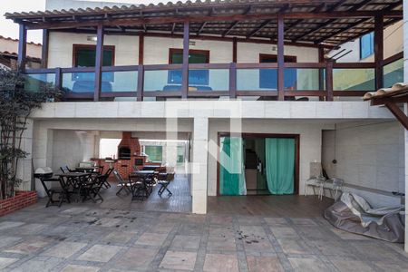 Casa para alugar com 250m², 4 quartos e 4 vagasFachada