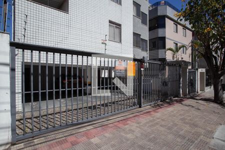 Apartamento à venda com 186m², 3 quartos e 2 vagasFachada