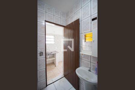 Casa para alugar com 55m², 2 quartos e sem vaga Casa para alugar com 55m², 2 quartos e sem vagaBanheiro