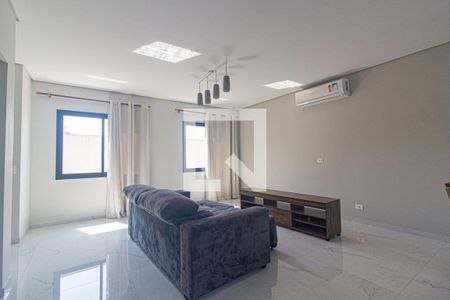 Sala de casa de condomínio para alugar com 3 quartos, 245m² em Hugo Lange, Curitiba