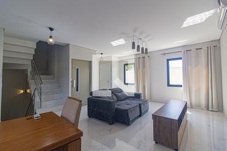 Sala de casa de condomínio para alugar com 3 quartos, 245m² em Hugo Lange, Curitiba