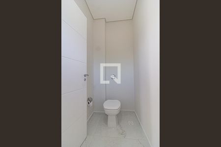 Lavabo de casa de condomínio para alugar com 3 quartos, 245m² em Hugo Lange, Curitiba