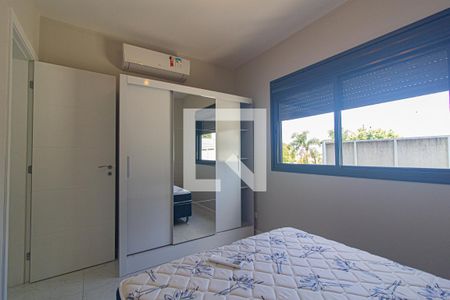 Quarto 1 de casa de condomínio para alugar com 3 quartos, 245m² em Hugo Lange, Curitiba