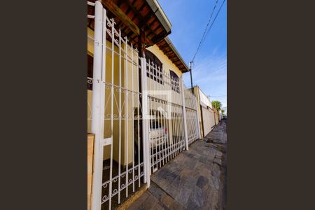 Casa para alugar com 38m², 1 quarto e 1 vaga Casa para alugar com 38m², 1 quarto e 1 vagaFachada