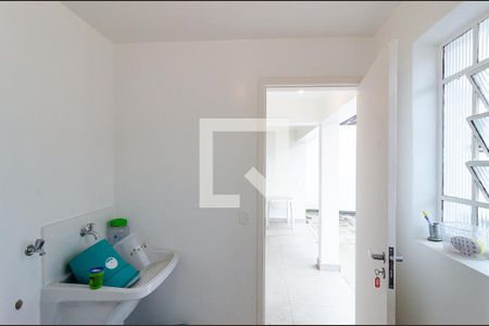 Casa à venda com 394m², 3 quartos e 3 vagasLavanderia