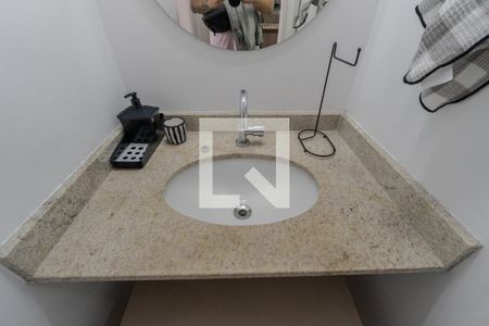 Banheiro de kitnet/studio para alugar com 1 quarto, 24m² em Bela Vista, São Paulo