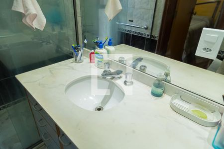 Apartamento à venda com 175m², 4 quartos e 3 vagasBanheiro da Suíte 1 - Pia
