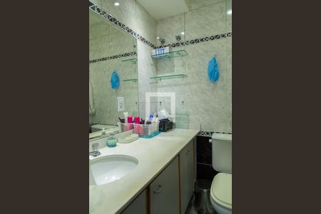 Apartamento à venda com 175m², 4 quartos e 3 vagasBanheiro da Suíte 1