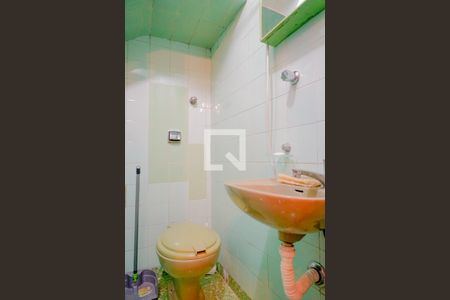 Casa à venda com 160m², 2 quartos e 1 vaga Casa à venda com 160m², 2 quartos e 1 vagaBanheiro de Serviço