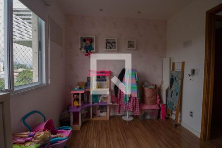 Apartamento à venda com 167m², 4 quartos e 2 vagasQuarto 2 - Suíte