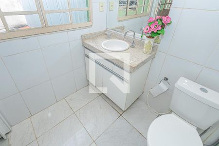 Casa à venda com 600m², 5 quartos e 6 vagasBanheiro Suíte 2