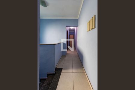 Casa à venda com 120m², 3 quartos e 2 vagasCorredor