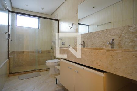 Banheiro da Suíte de apartamento para alugar com 3 quartos, 180m² em Moinhos de Vento, Porto Alegre