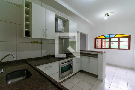 Casa para alugar com 99m², 3 quartos e 4 vagasCozinha