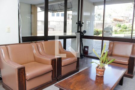 Apartamento à venda com 131m², 3 quartos e 2 vagas Apartamento à venda com 131m², 3 quartos e 2 vagasHall de entrada