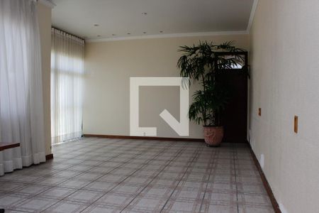 Apartamento à venda com 131m², 3 quartos e 2 vagas Apartamento à venda com 131m², 3 quartos e 2 vagasÁrea comum - Salão de festas