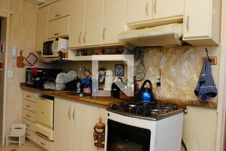 Apartamento à venda com 131m², 3 quartos e 2 vagas Apartamento à venda com 131m², 3 quartos e 2 vagasCozinha