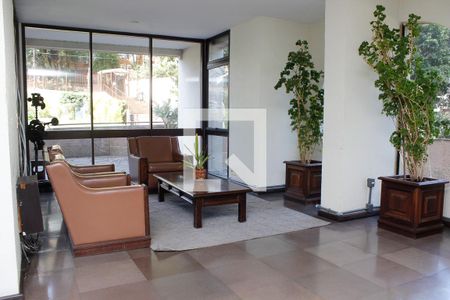 Apartamento à venda com 131m², 3 quartos e 2 vagas Apartamento à venda com 131m², 3 quartos e 2 vagasHall de entrada