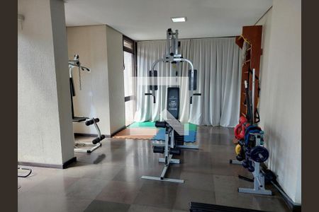 Apartamento à venda com 131m², 3 quartos e 2 vagas Apartamento à venda com 131m², 3 quartos e 2 vagasÁrea comum - Academia