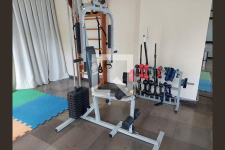 Apartamento à venda com 131m², 3 quartos e 2 vagas Apartamento à venda com 131m², 3 quartos e 2 vagasÁrea comum - Academia