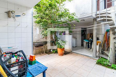 Casa à venda com 184m², 3 quartos e 2 vagasQuintal