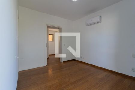 Apartamento à venda com 342m², 3 quartos e 6 vagas Apartamento à venda com 342m², 3 quartos e 6 vagasSuíte 1