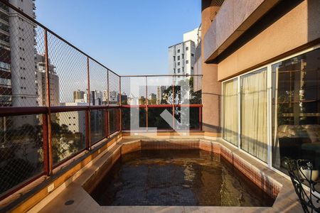 Apartamento à venda com 500m², 4 quartos e 5 vagasVaranda