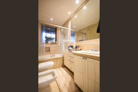 Apartamento à venda com 500m², 4 quartos e 5 vagasBanheiro da Suíte 4