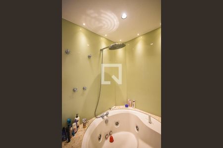 Apartamento à venda com 500m², 4 quartos e 5 vagasBanheiro da Suíte 1