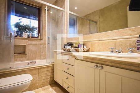 Apartamento à venda com 500m², 4 quartos e 5 vagasBanheiro da Suíte 4