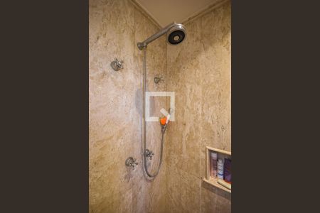 Apartamento à venda com 500m², 4 quartos e 5 vagasBanheiro da Suíte 1