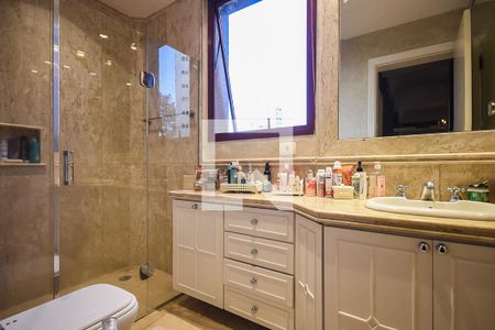 Apartamento à venda com 500m², 4 quartos e 5 vagasBanheiro da Suíte 1