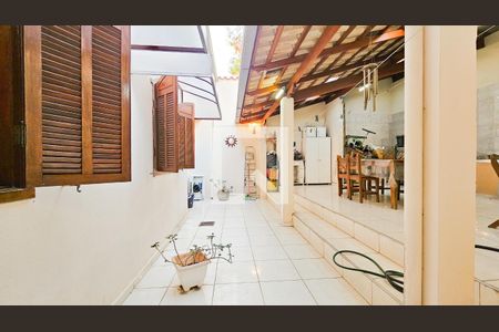 Casa à venda com 177m², 4 quartos e 1 vaga Casa à venda com 177m², 4 quartos e 1 vagaÁrea de Serviço