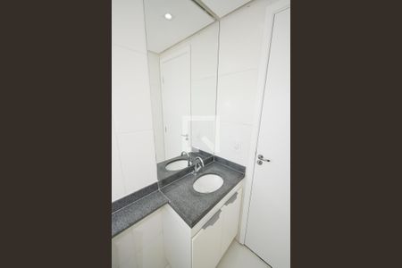 Apartamento para alugar com 55m², 2 quartos e 2 vagas Apartamento para alugar com 55m², 2 quartos e 2 vagasBanheiro