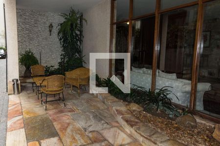 Apartamento à venda com 101m², 2 quartos e sem vagaÁrea comum