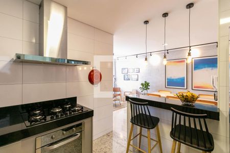 Apartamento à venda com 200m², 3 quartos e 4 vagas Apartamento à venda com 200m², 3 quartos e 4 vagasCozinha e Área de Serviço