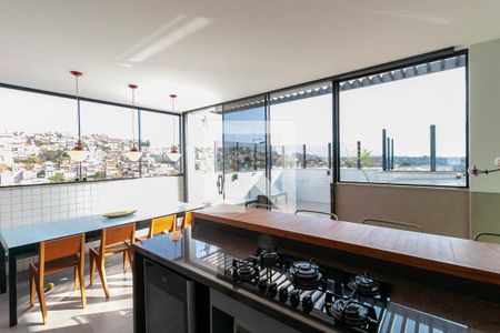 Apartamento à venda com 200m², 3 quartos e 4 vagas Apartamento à venda com 200m², 3 quartos e 4 vagasCobertura
