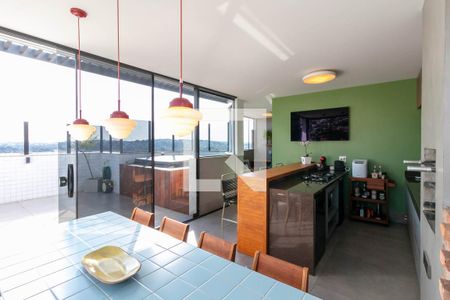 Apartamento à venda com 200m², 3 quartos e 4 vagas Apartamento à venda com 200m², 3 quartos e 4 vagasCobertura