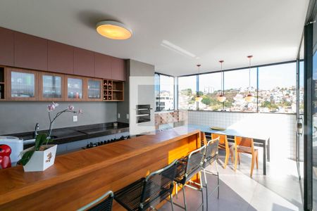 Apartamento à venda com 200m², 3 quartos e 4 vagas Apartamento à venda com 200m², 3 quartos e 4 vagasCobertura