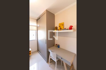 Quarto 2 de apartamento à venda com 3 quartos, 200m² em Barreiro, Belo Horizonte